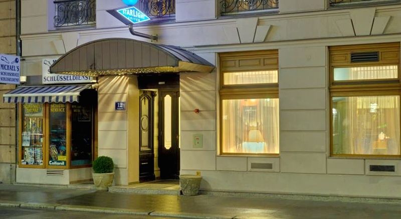 Starlight Salzgries Hotel apartamentowy 4*
